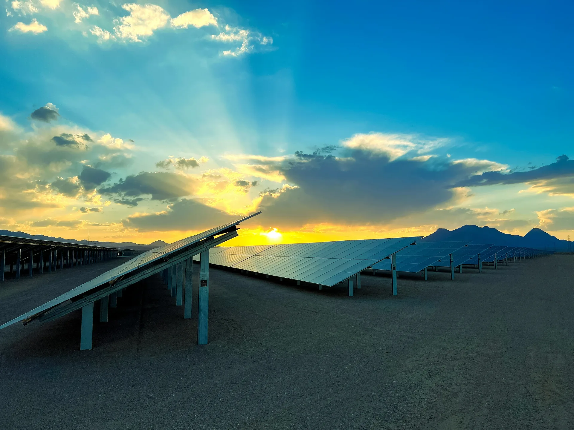 Installation panneaux solaires sur toiture en Tunisie